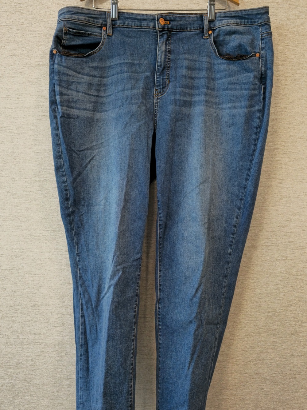 Talbots Straight Leg Jeans in Medium Blue Wash
